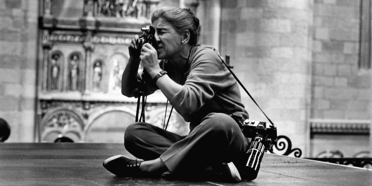 Robert Penn, Eve Arnold on the set of Becket, 1963, © Eve Arnold, Magnum Photos 